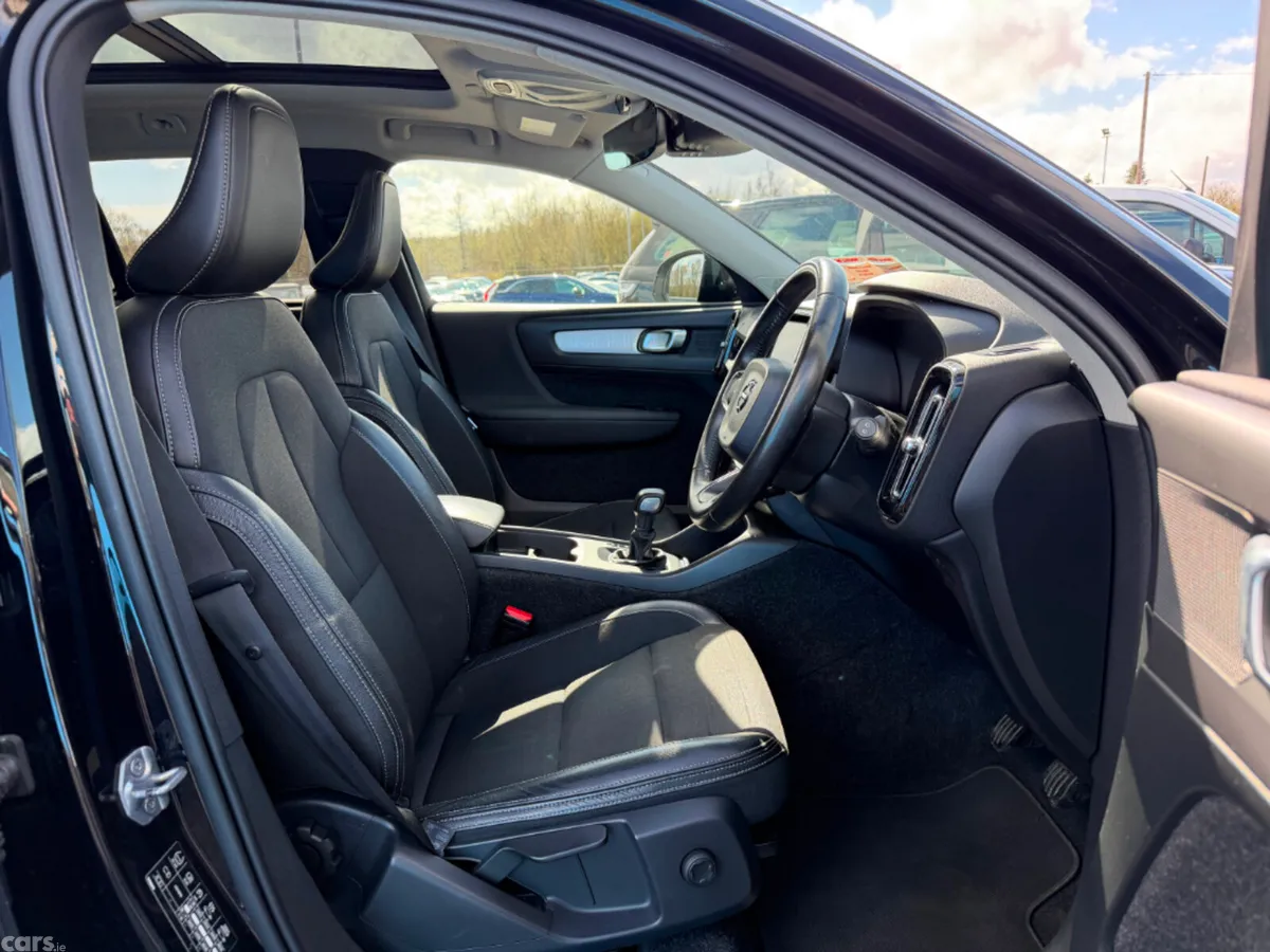 Volvo XC40 Estate, Diesel, 2018, Black