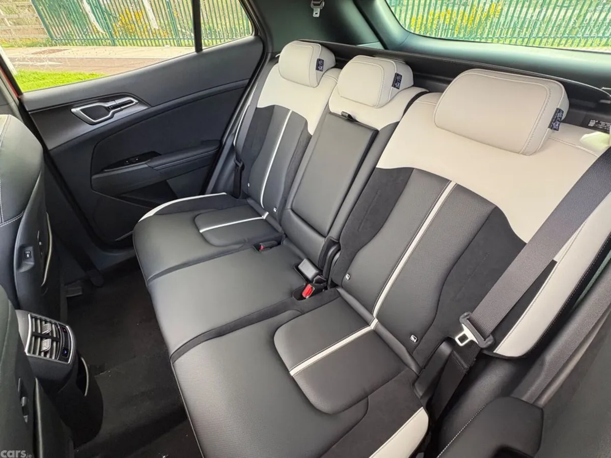 Kia Sportage SUV, Petrol, 2027, Red