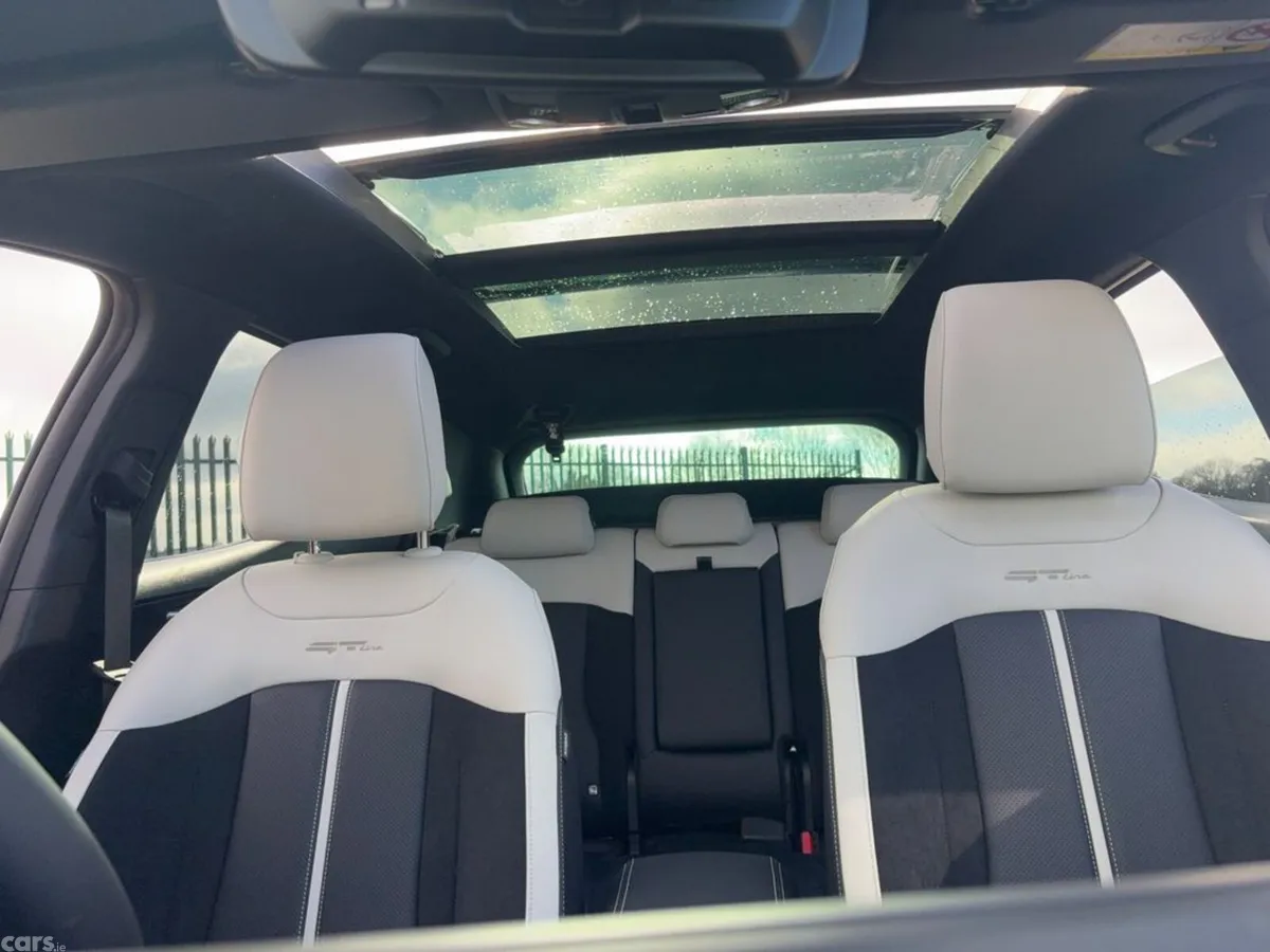 Kia Sportage SUV, Petrol, 2027, Red