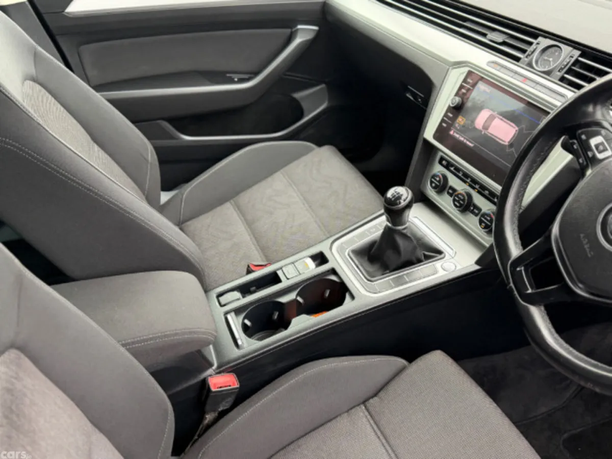 Volkswagen Passat Estate, Diesel, 2018, Grey