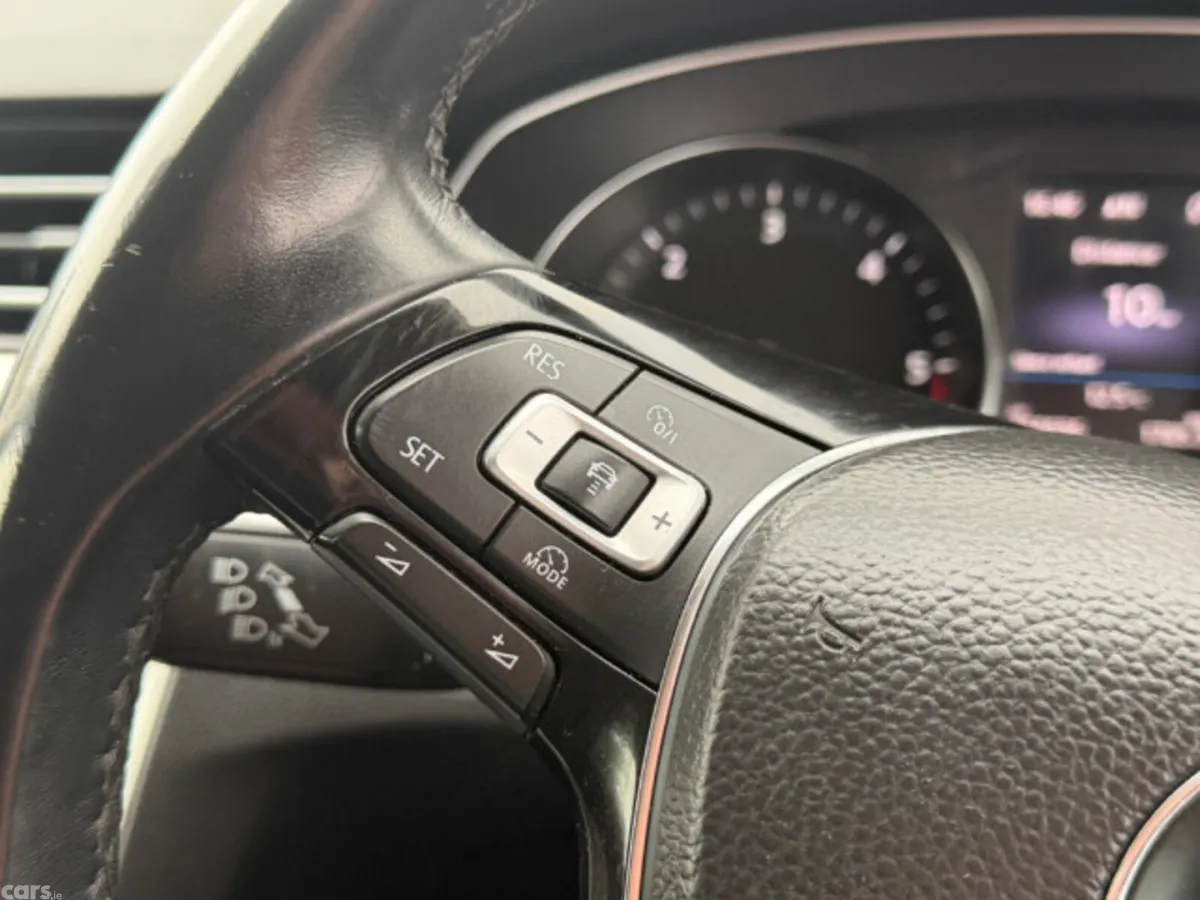 Volkswagen Passat Estate, Diesel, 2018, Grey