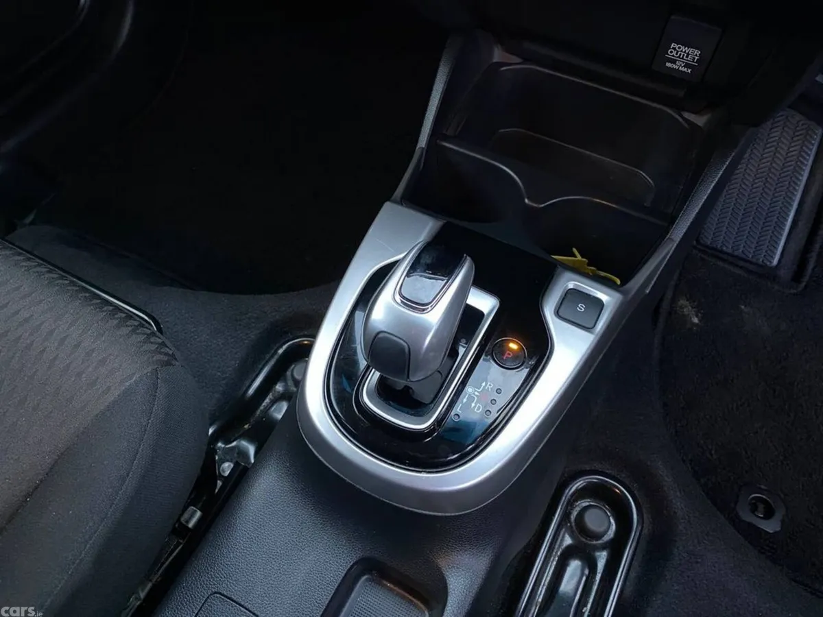 Honda Fit Hatchback, Petrol Hybrid, 2018, Silver