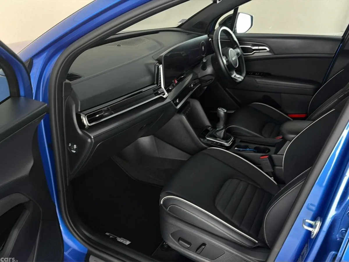 Kia Sportage SUV, Diesel Hybrid, 2025, Blue