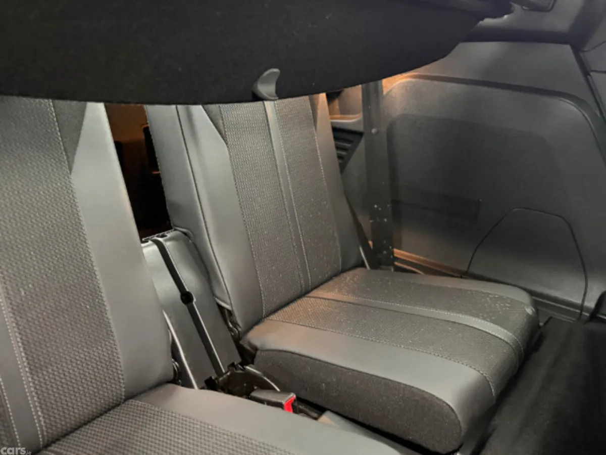 Peugeot 5008 Hatchback, Diesel, 2023, White