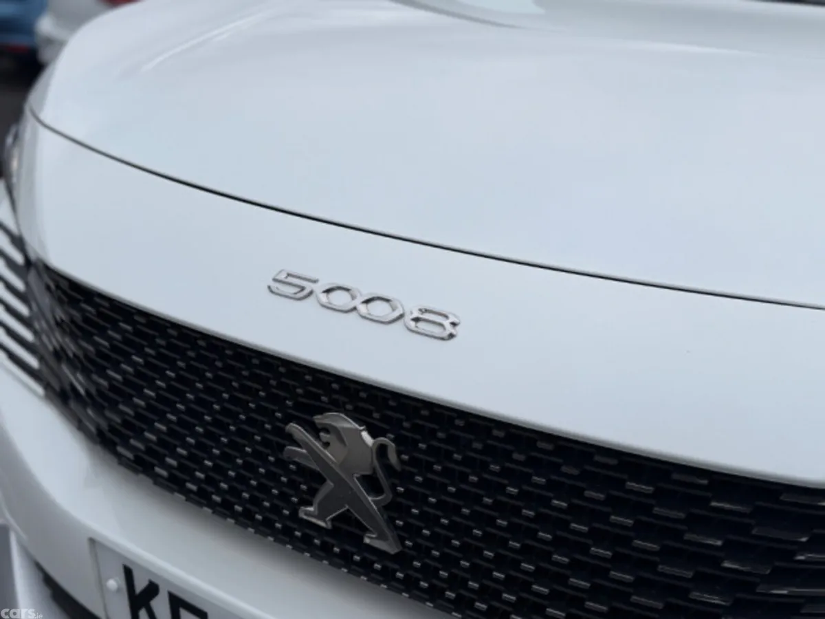 Peugeot 5008 Hatchback, Diesel, 2023, White