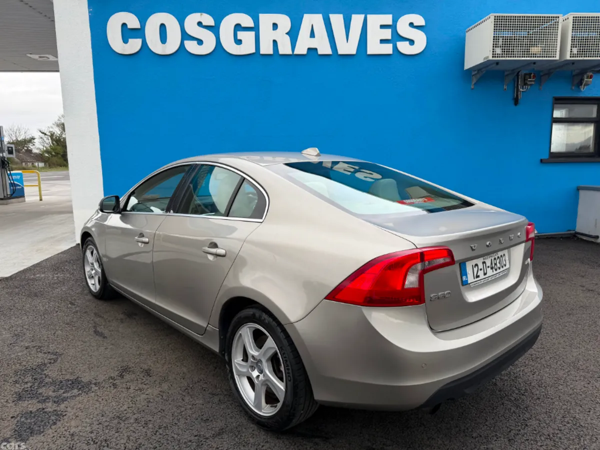 Volvo S60 Saloon, Diesel, 2012, Gold