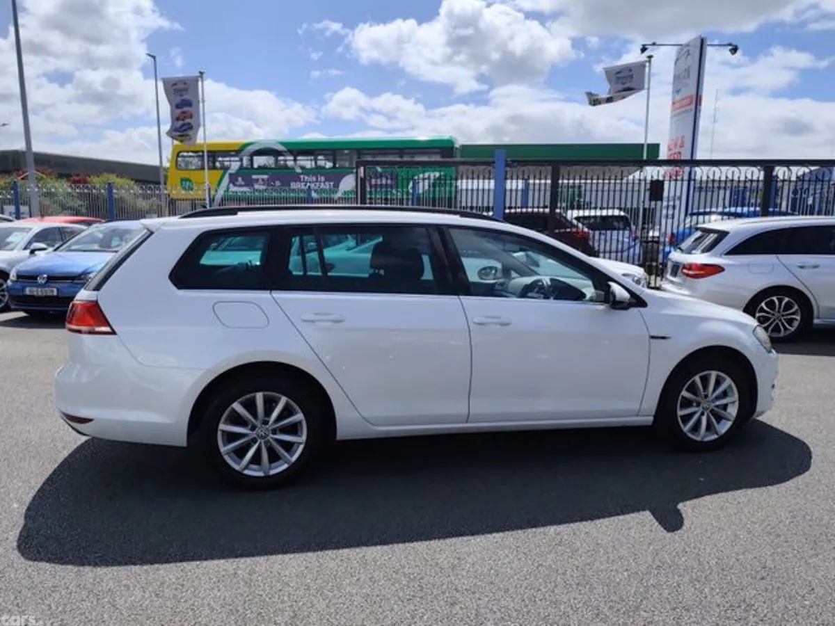 Volkswagen Golf Estate, Petrol, 2015, White