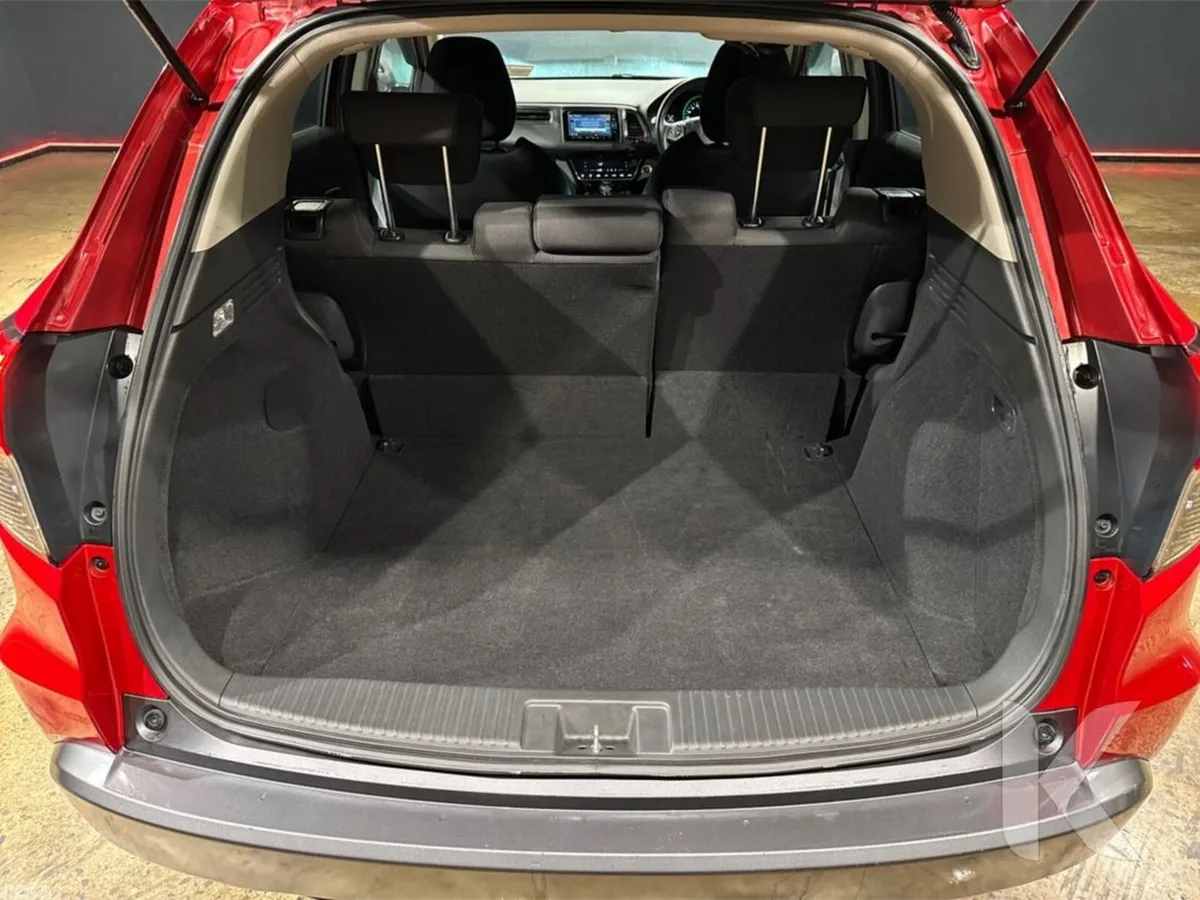 Honda Vezel SUV, Petrol Hybrid, 2020, Red