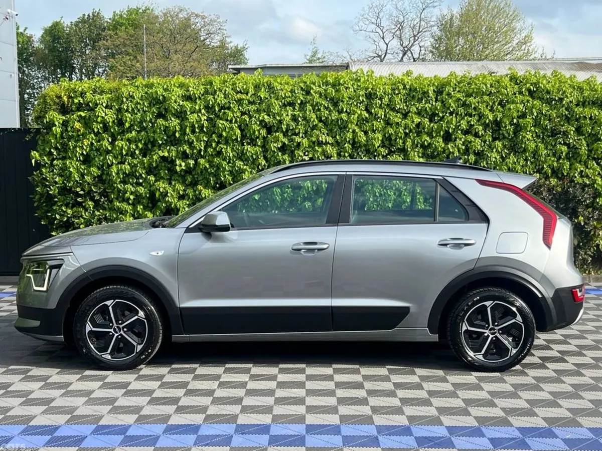 Kia Niro SUV, Petrol Plug-in Hybrid, 2023, Grey