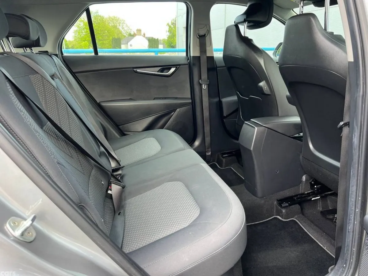 Kia Niro SUV, Petrol Plug-in Hybrid, 2023, Grey