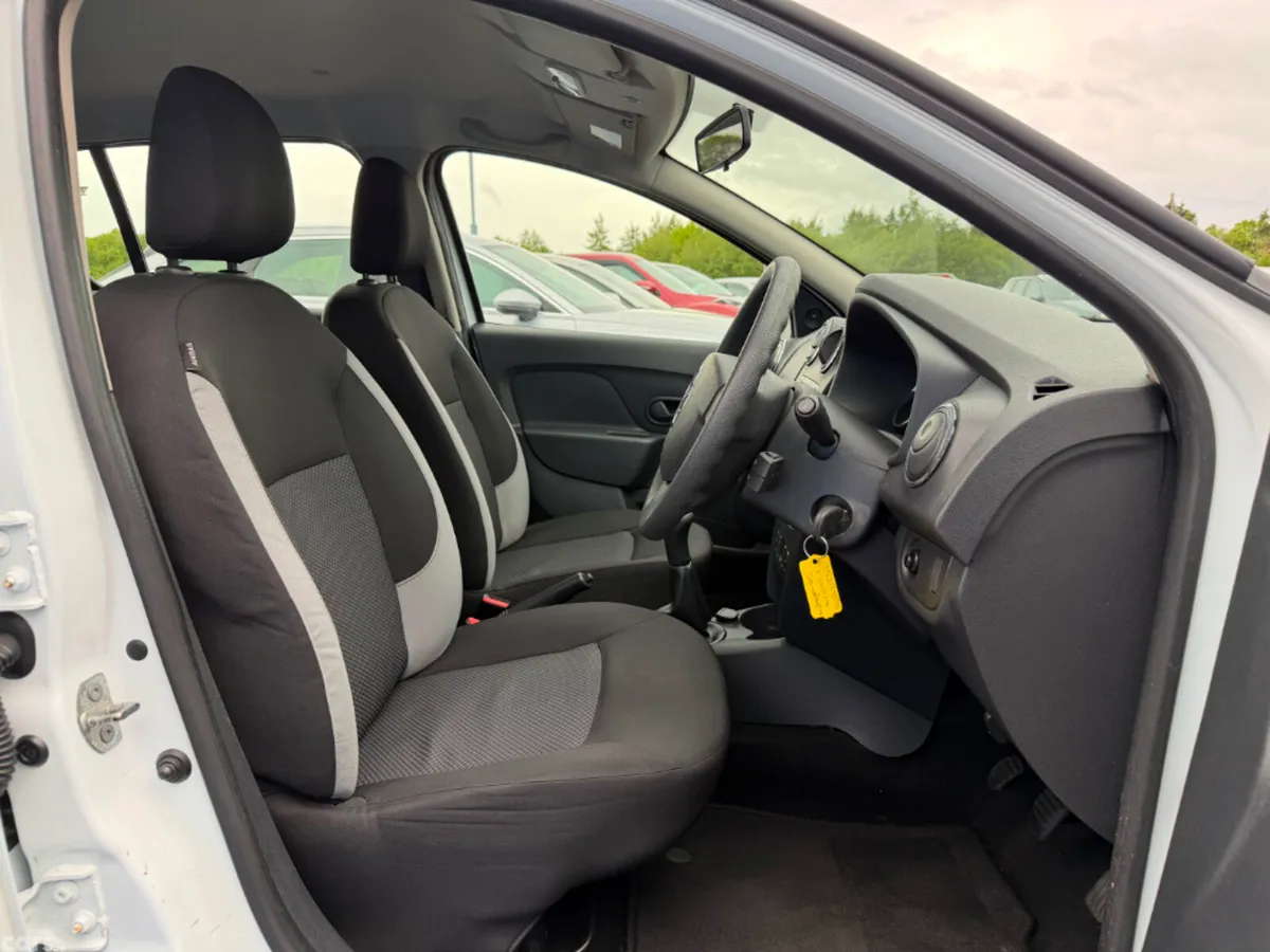 Dacia Sandero Hatchback, Petrol, 2015, White