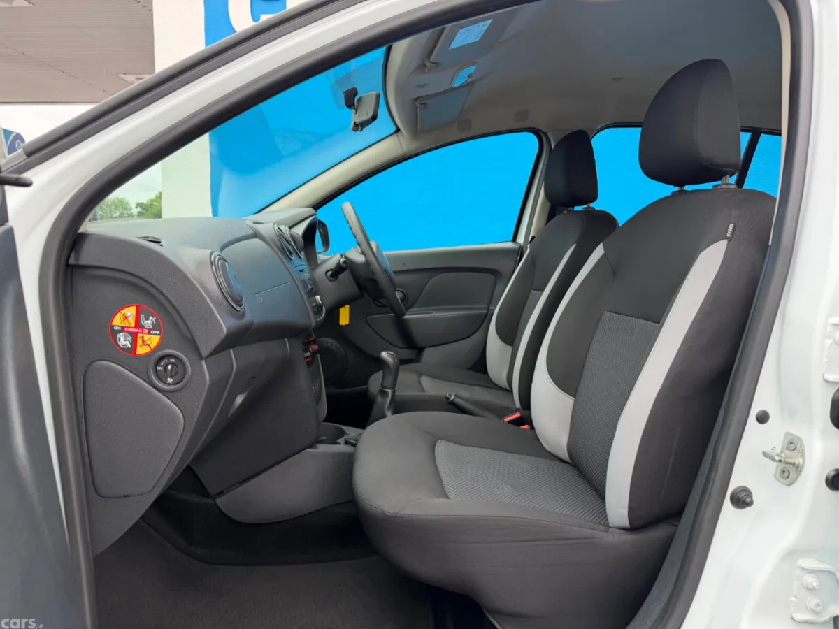 Dacia Sandero Hatchback, Petrol, 2015, White