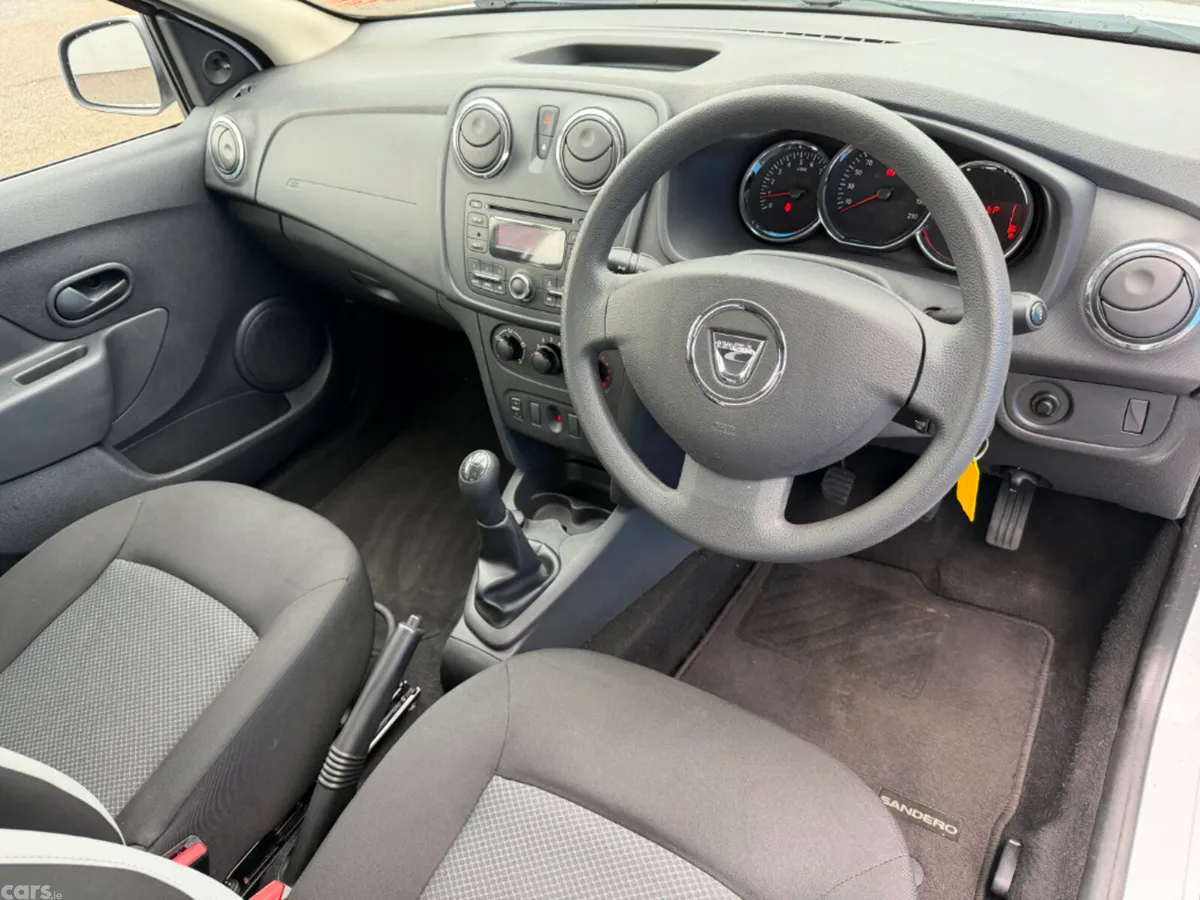 Dacia Sandero Hatchback, Petrol, 2015, White