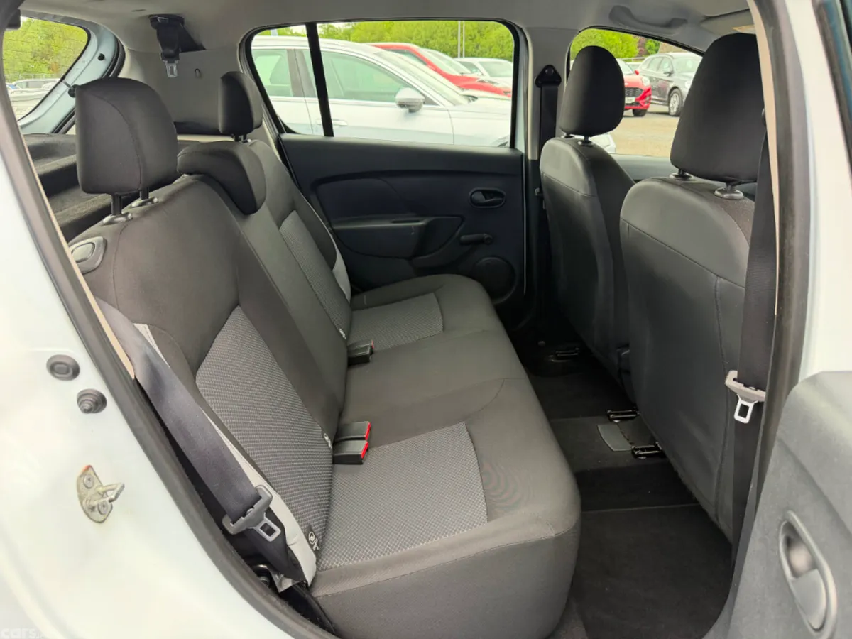 Dacia Sandero Hatchback, Petrol, 2015, White