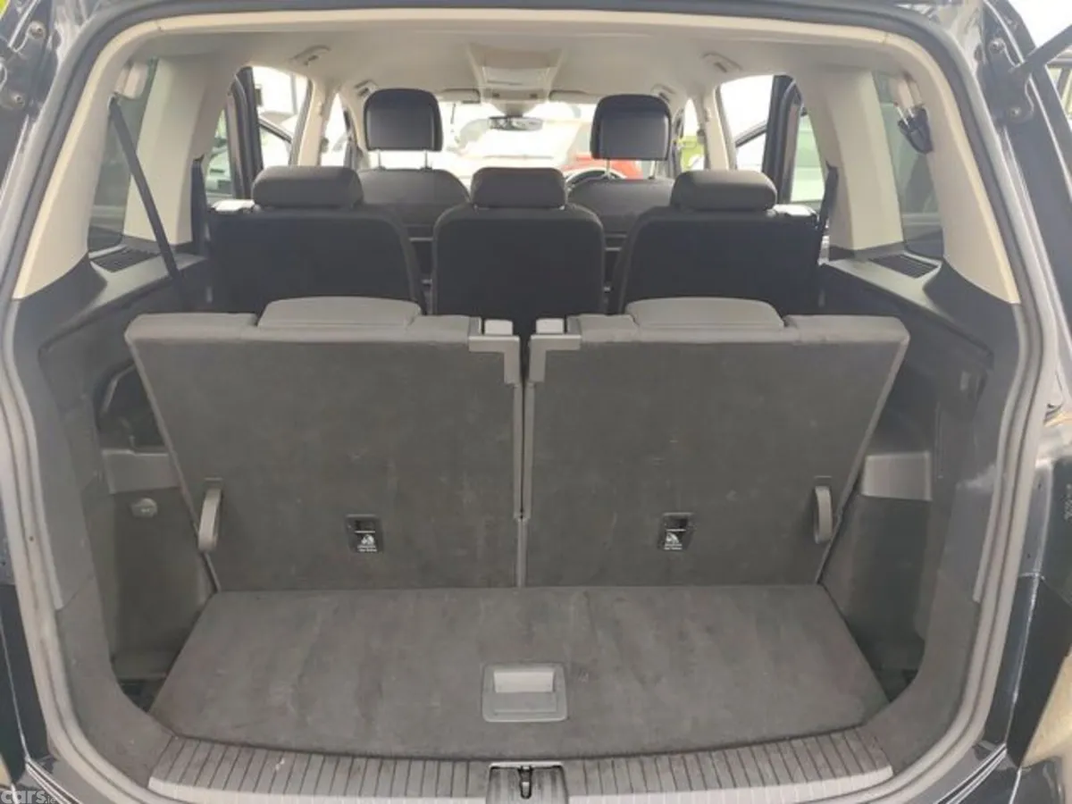 Volkswagen Touran MPV, Petrol, 2016, Black