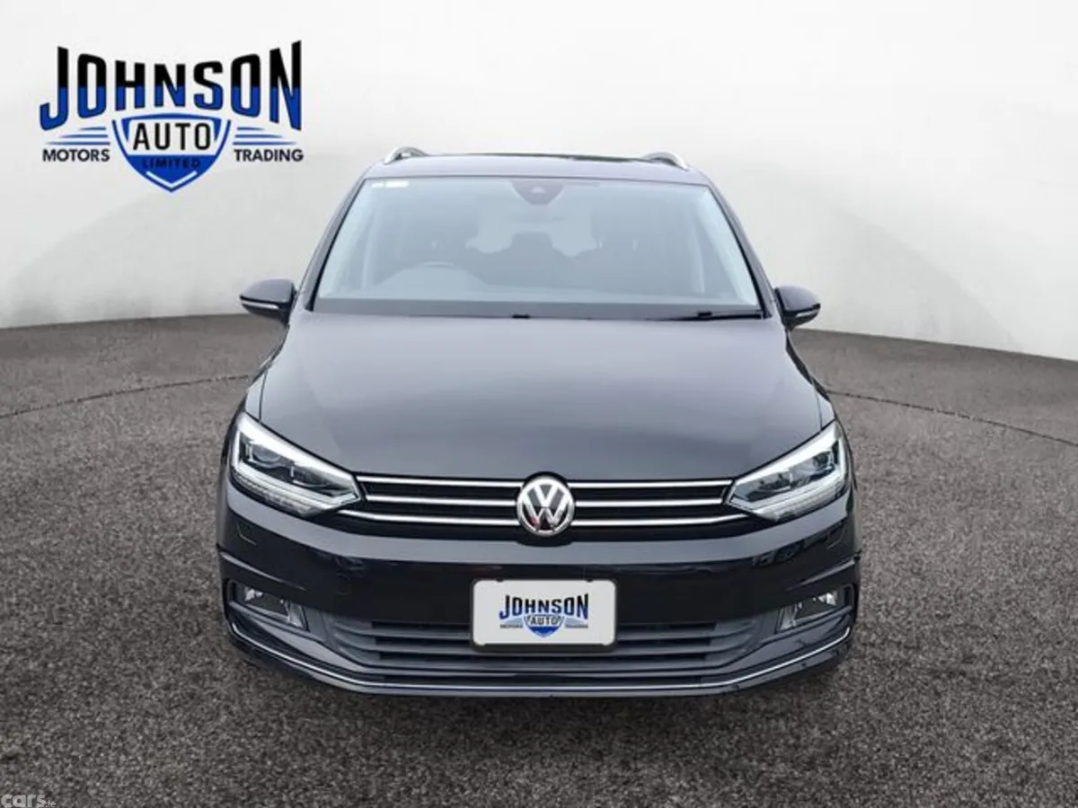 Volkswagen Touran MPV, Petrol, 2016, Black