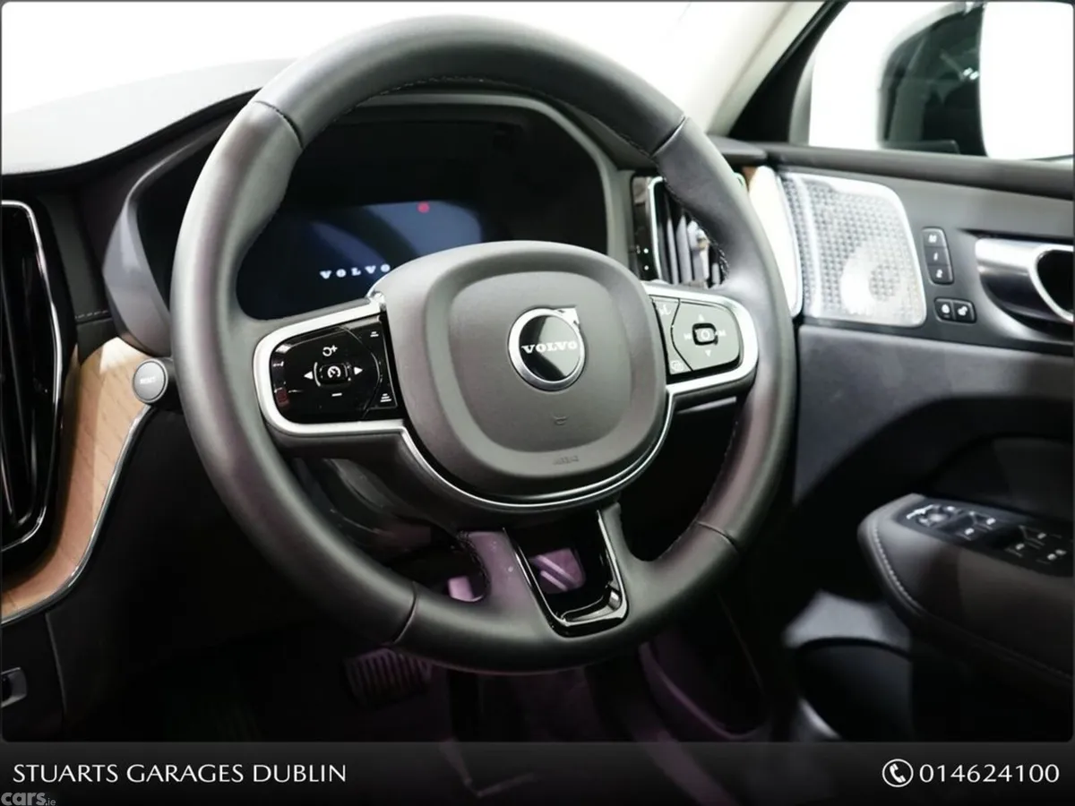 Volvo XC60 Estate, Petrol Plug-in Hybrid, 2025, Red