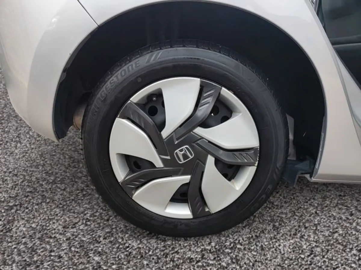 Honda Fit Hatchback, Petrol Hybrid, 2015, Silver
