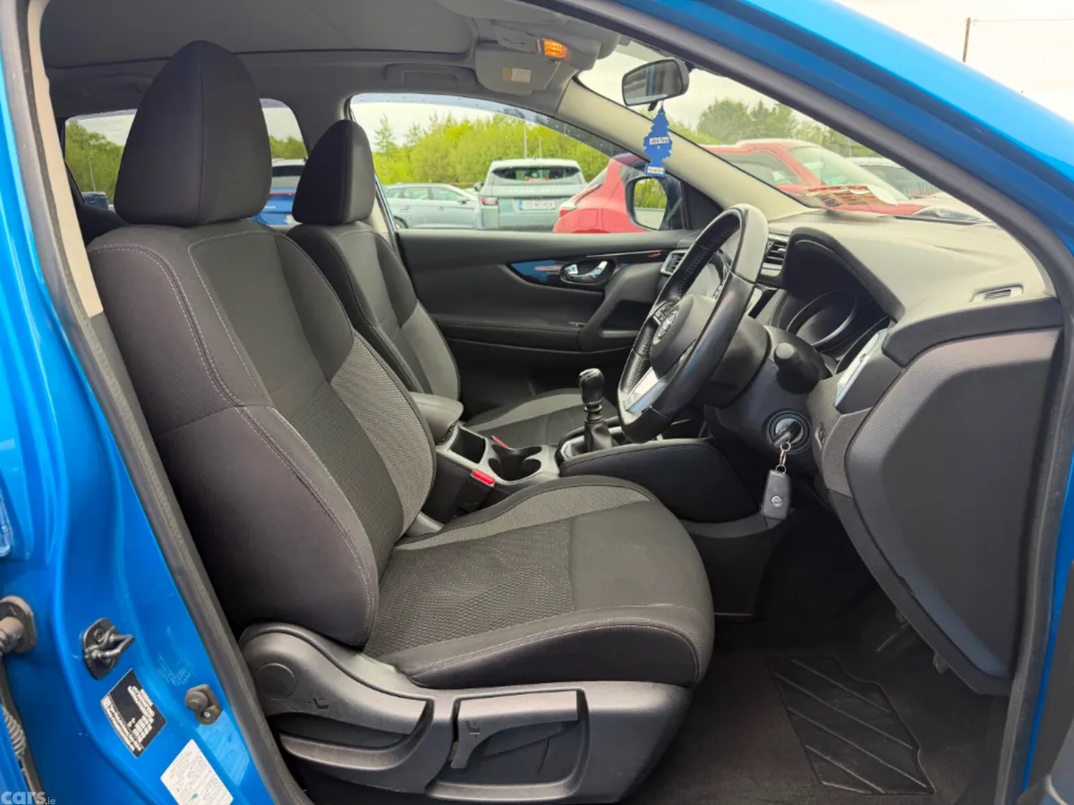 Nissan Qashqai SUV, Diesel, 2018, Blue