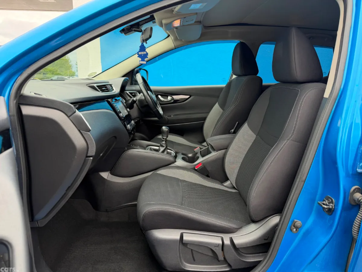 Nissan Qashqai SUV, Diesel, 2018, Blue