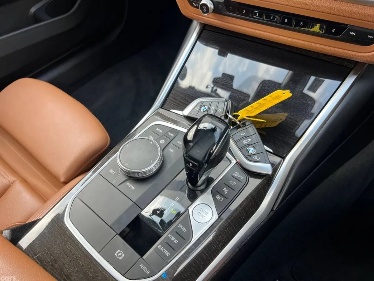 BMW 3-Series Saloon, Petrol Plug-in Hybrid, 2020, White