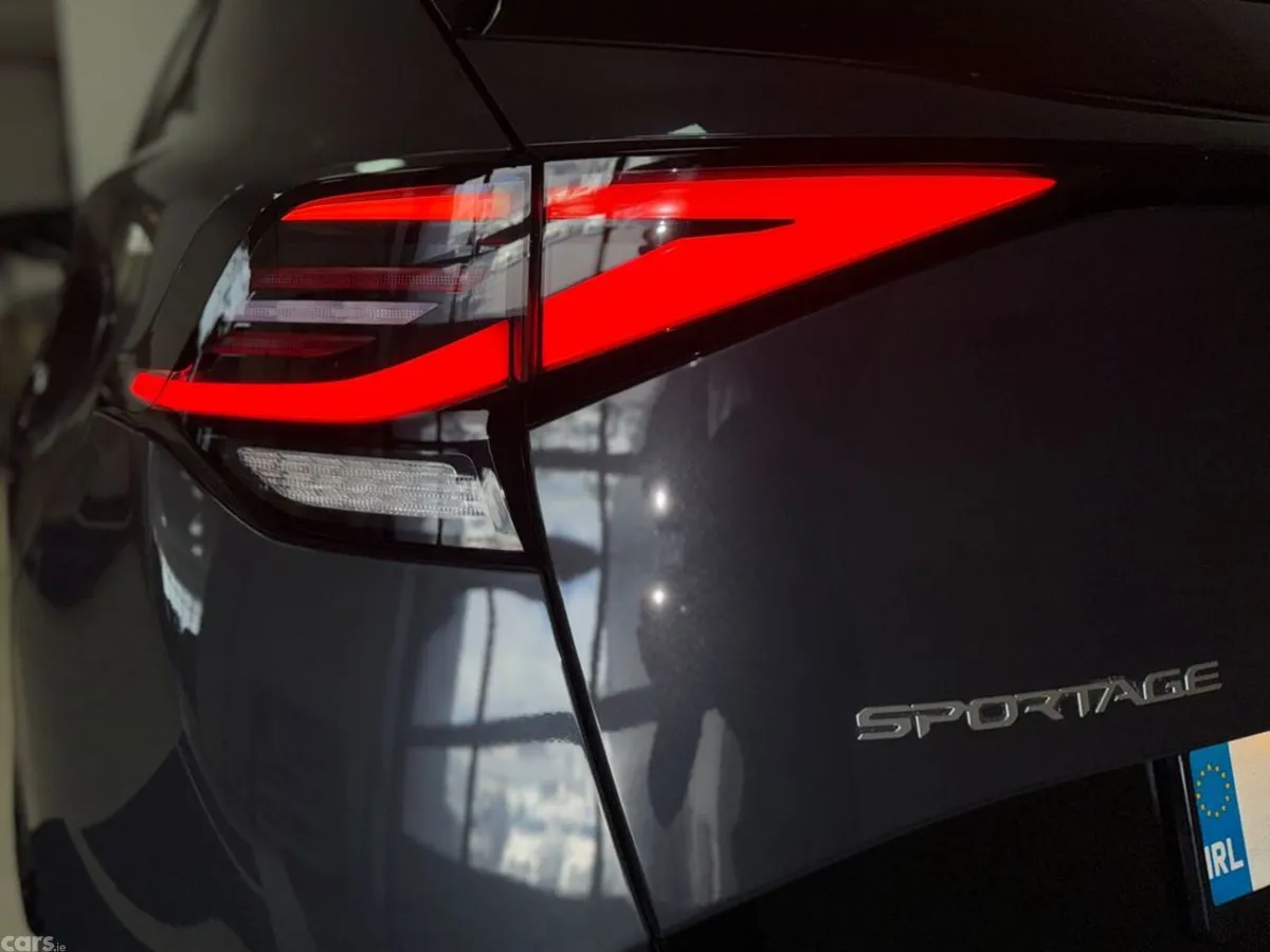 Kia Sportage MPV, Petrol Hybrid, 2025, Grey