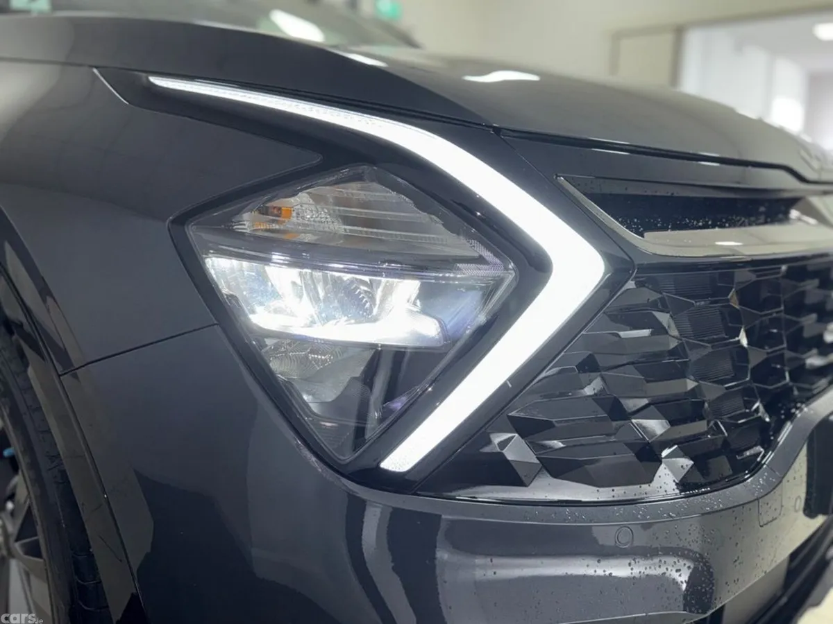 Kia Sportage MPV, Petrol Hybrid, 2025, Grey