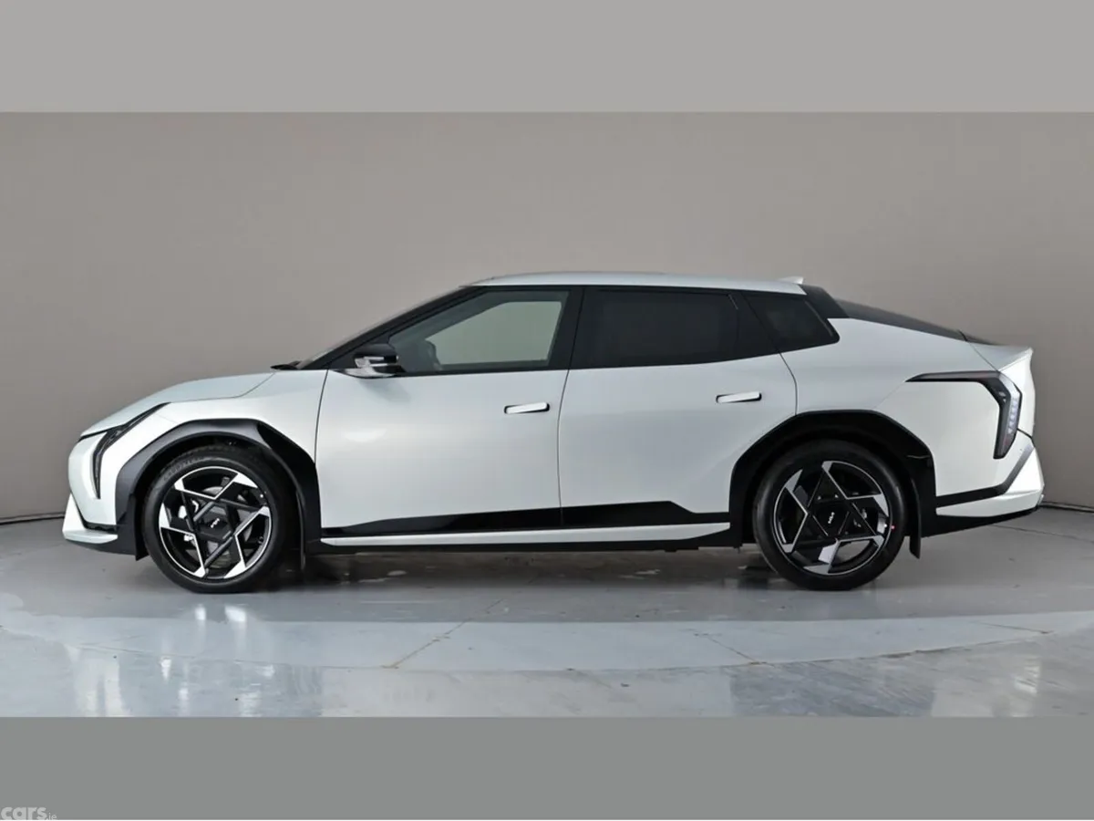 Kia EV4 Saloon, Electric, 2026, Silver