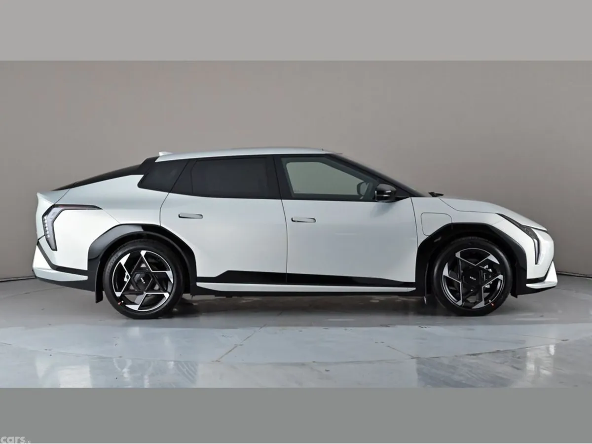 Kia EV4 Saloon, Electric, 2026, Silver