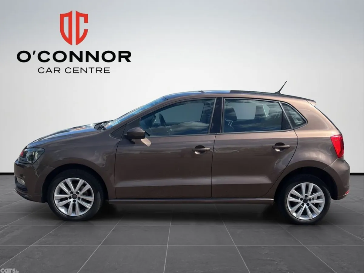 Volkswagen Polo Hatchback, Petrol, 2015, Brown