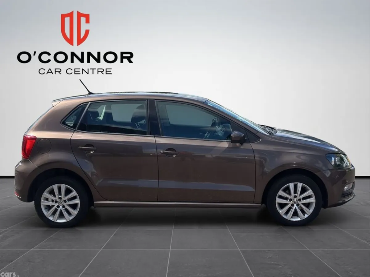 Volkswagen Polo Hatchback, Petrol, 2015, Brown