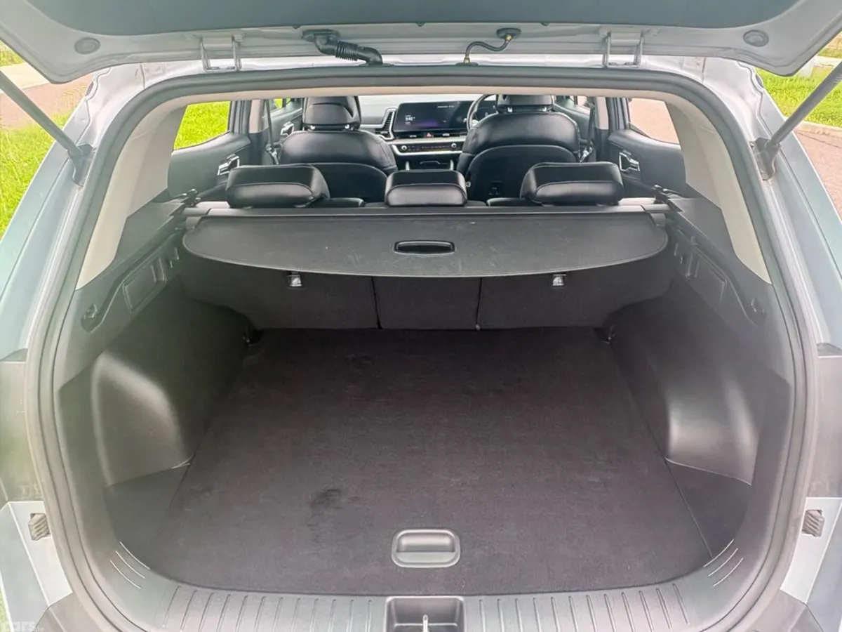 Kia Sportage SUV, Petrol Hybrid, 2023, Grey