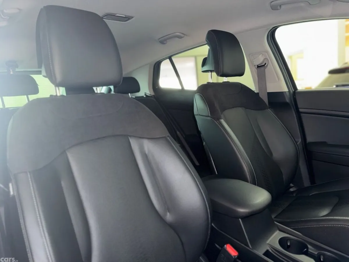 Kia Sportage MPV, Diesel Hybrid, 2025, Grey