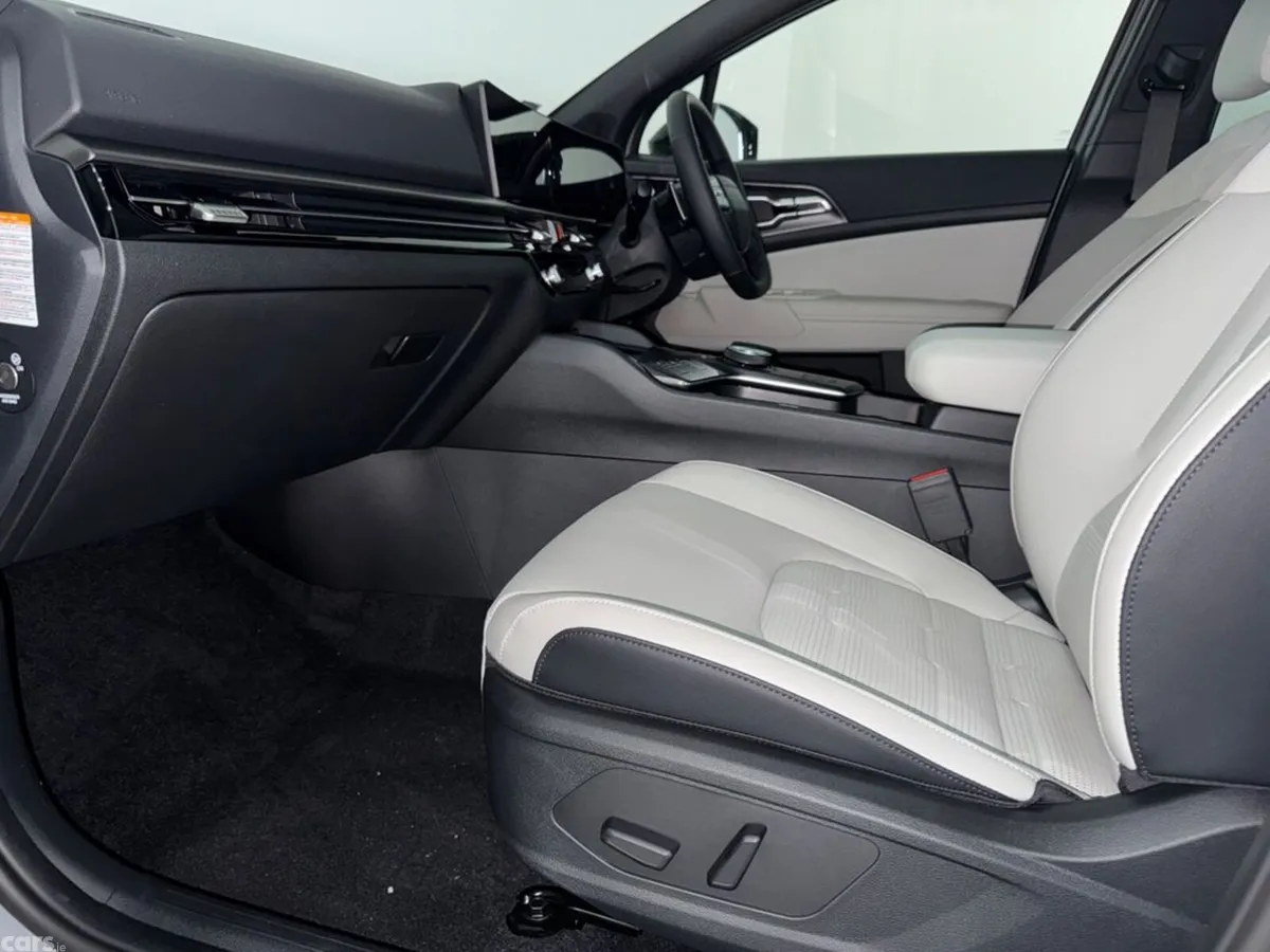 Kia Sportage SUV, Petrol Hybrid, 2027, Grey