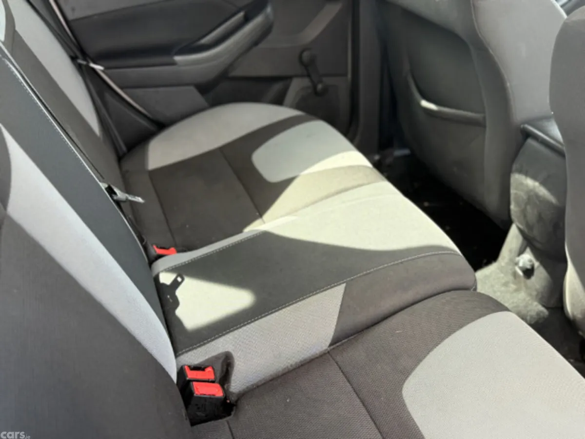 Ford Focus Hatchback, Diesel, 2015, Silver