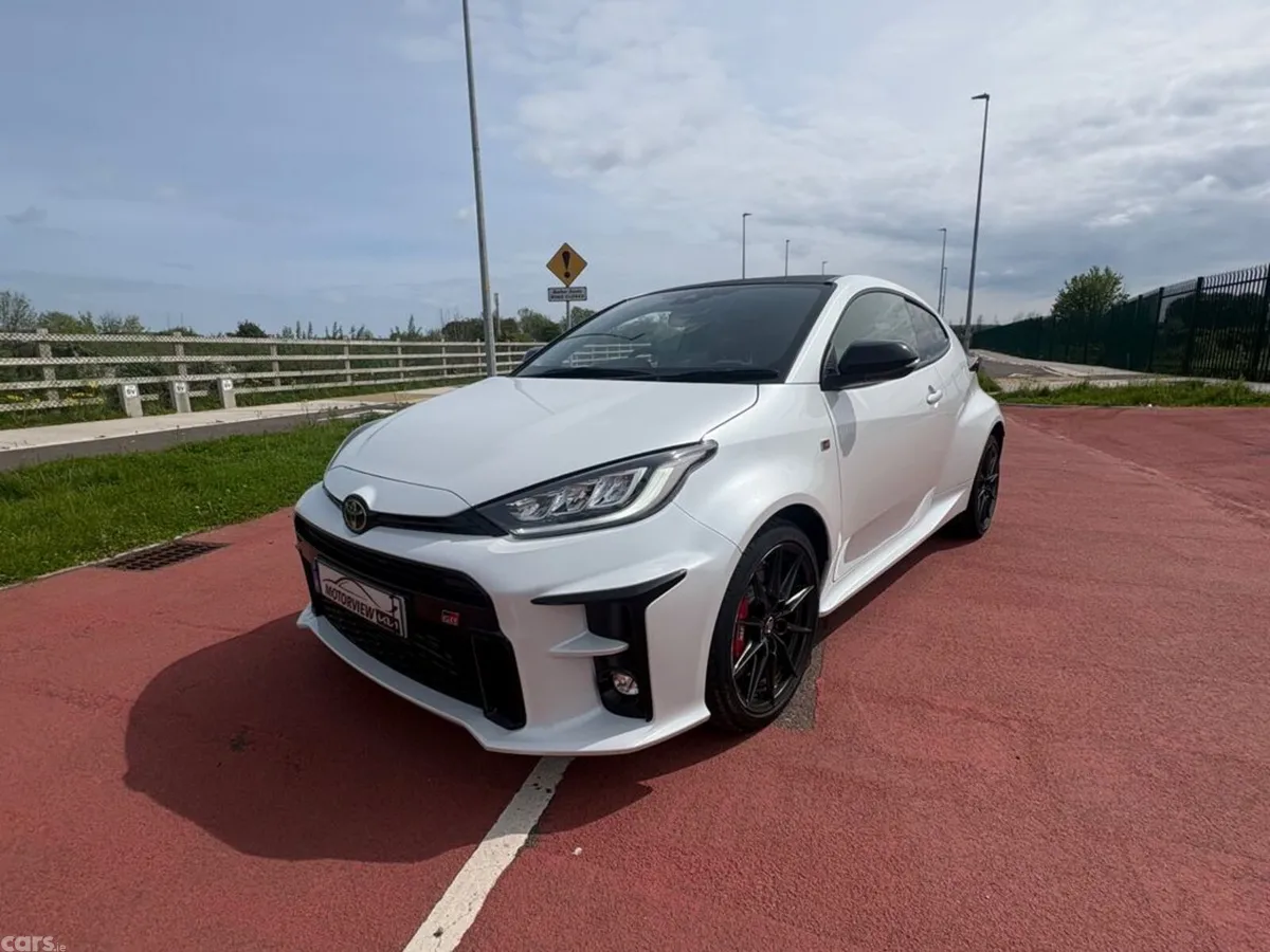 Toyota Yaris Hatchback, Petrol, 2022, White