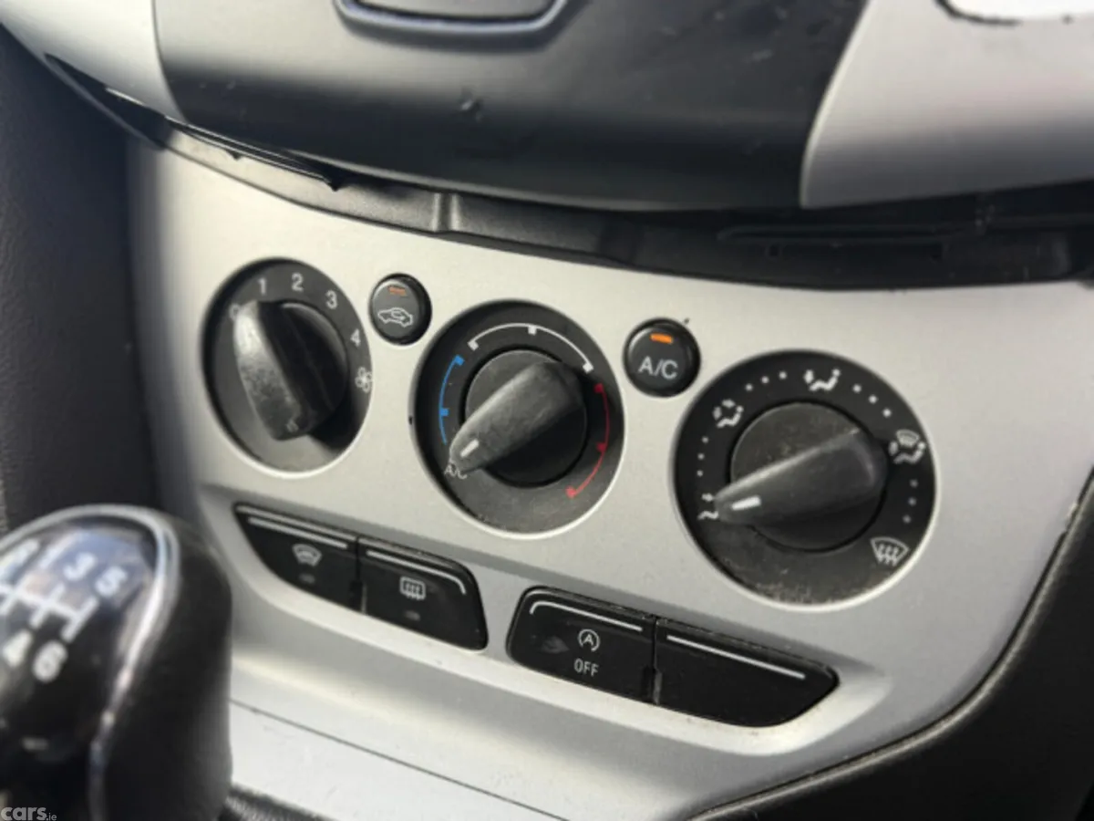 Ford Focus Hatchback, Diesel, 2015, Silver