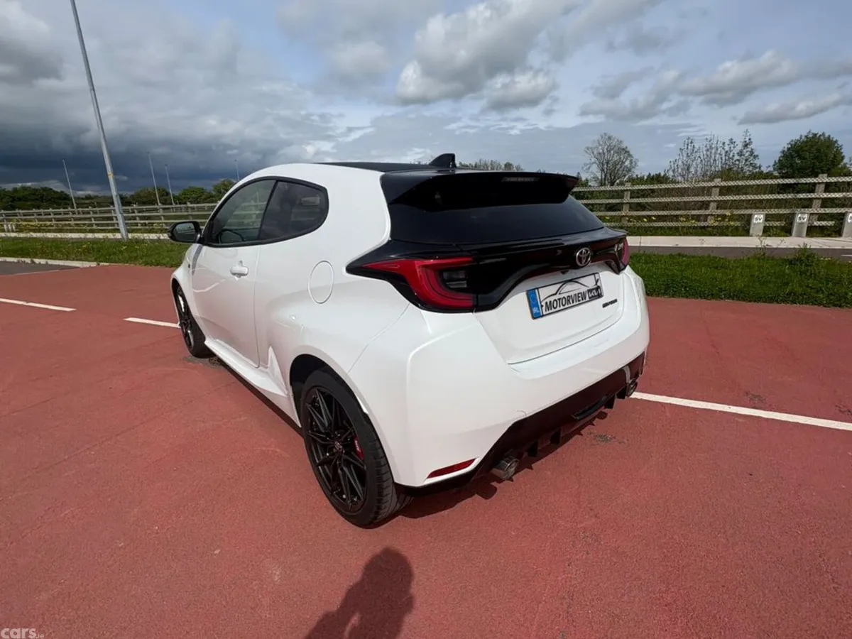 Toyota Yaris Hatchback, Petrol, 2022, White