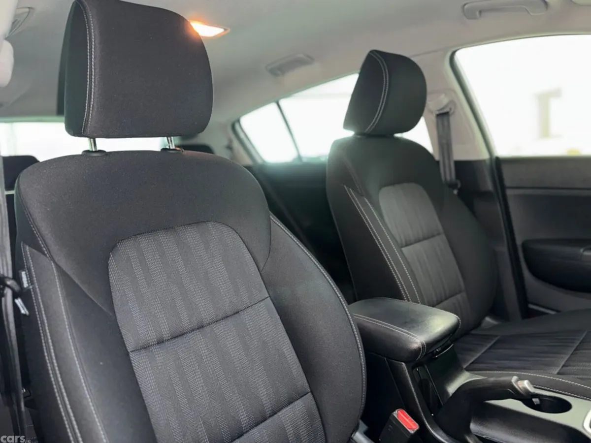 Kia Sportage MPV, Diesel Hybrid, 2021, White