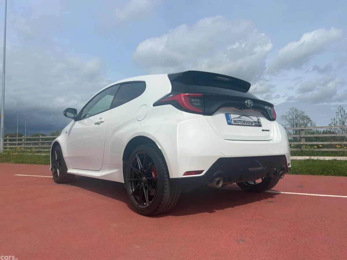 Toyota Yaris Hatchback, Petrol, 2022, White