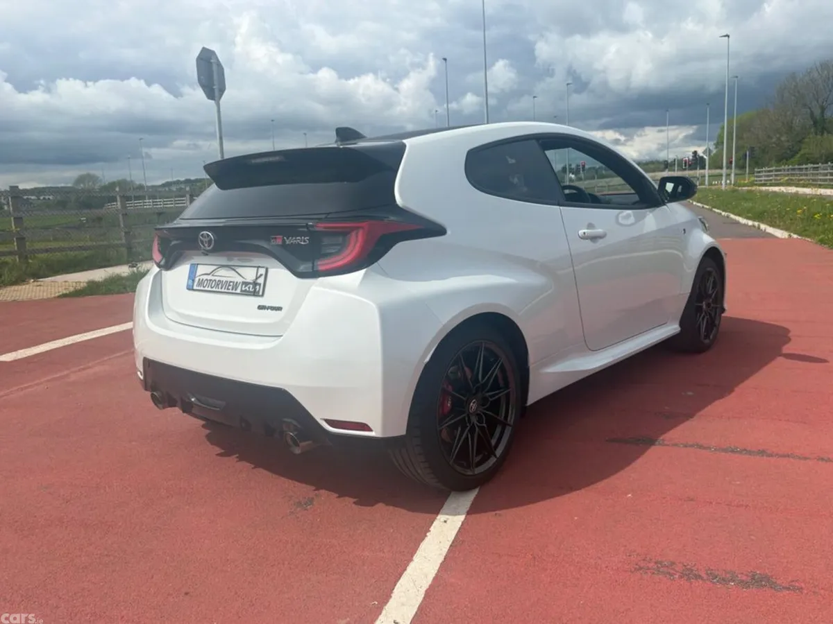 Toyota Yaris Hatchback, Petrol, 2022, White