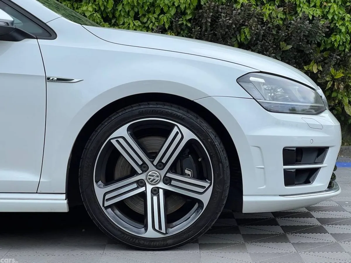 Volkswagen Golf Hatchback, Petrol, 2014, White