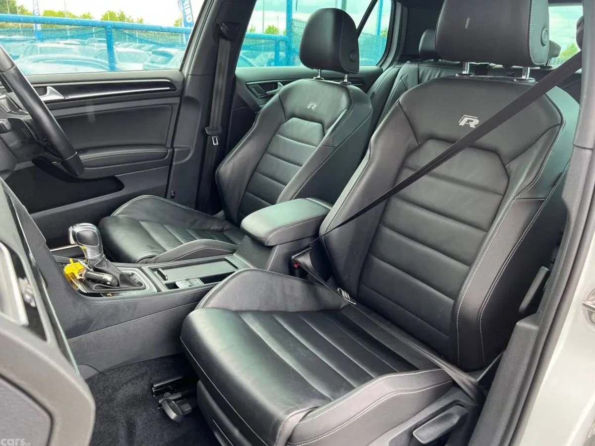 Volkswagen Golf Hatchback, Petrol, 2014, White