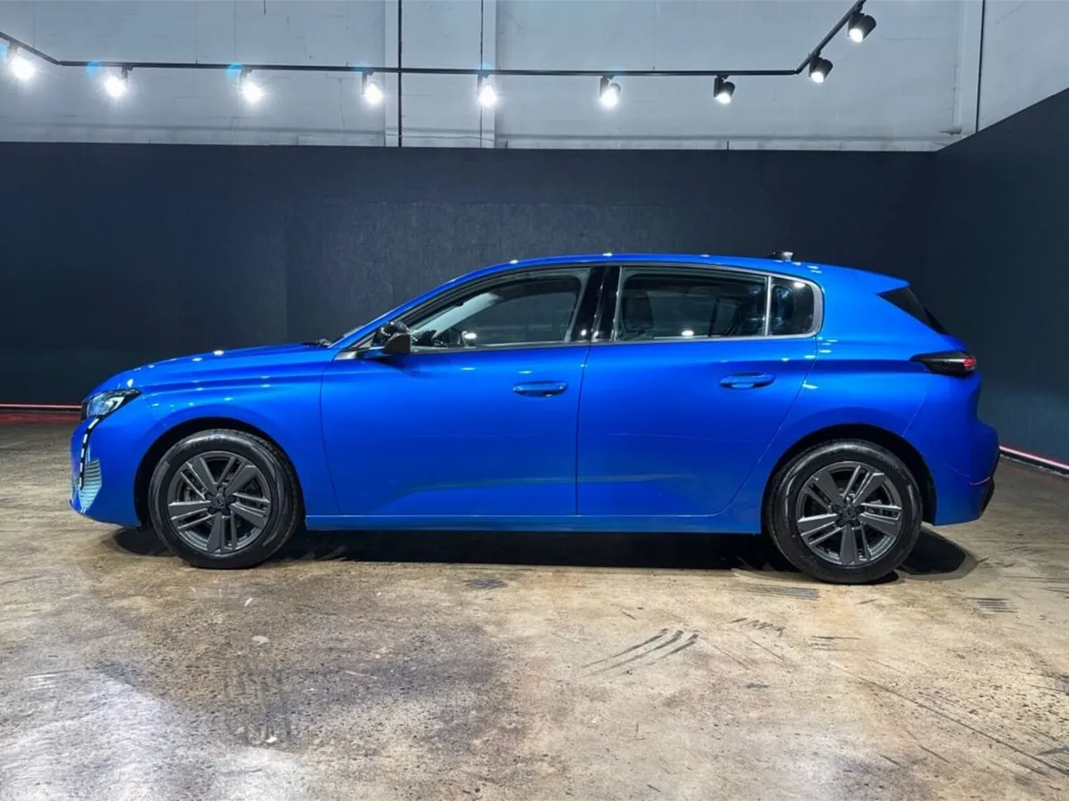 Peugeot 308 Hatchback, Diesel, 2023, Blue