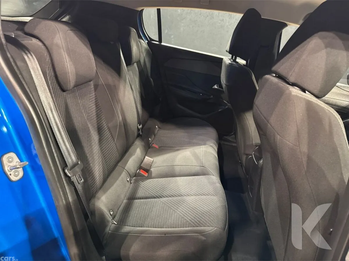 Peugeot 308 Hatchback, Diesel, 2023, Blue
