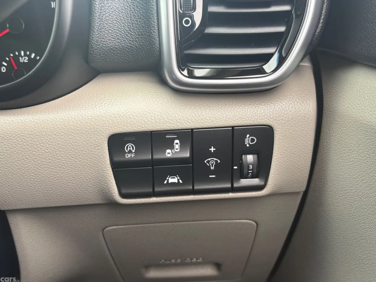 Kia Sportage SUV, Diesel Hybrid, 2021, Blue