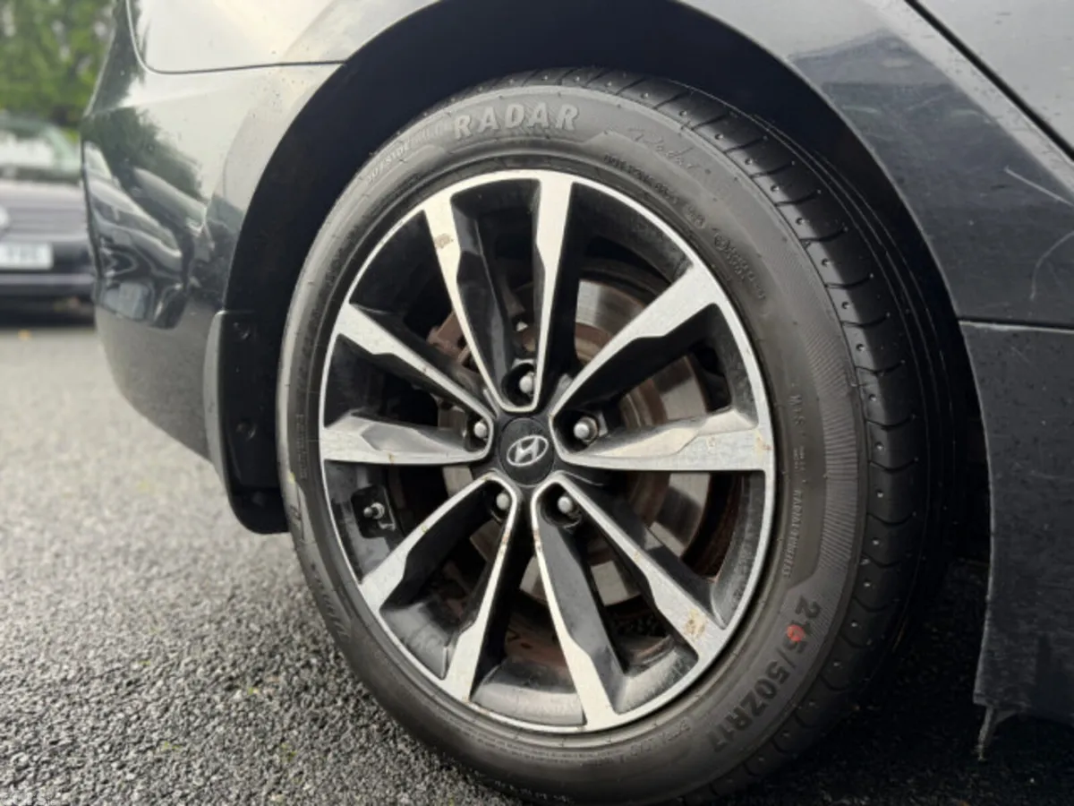 Hyundai i40 Saloon, Diesel, 2017, Black