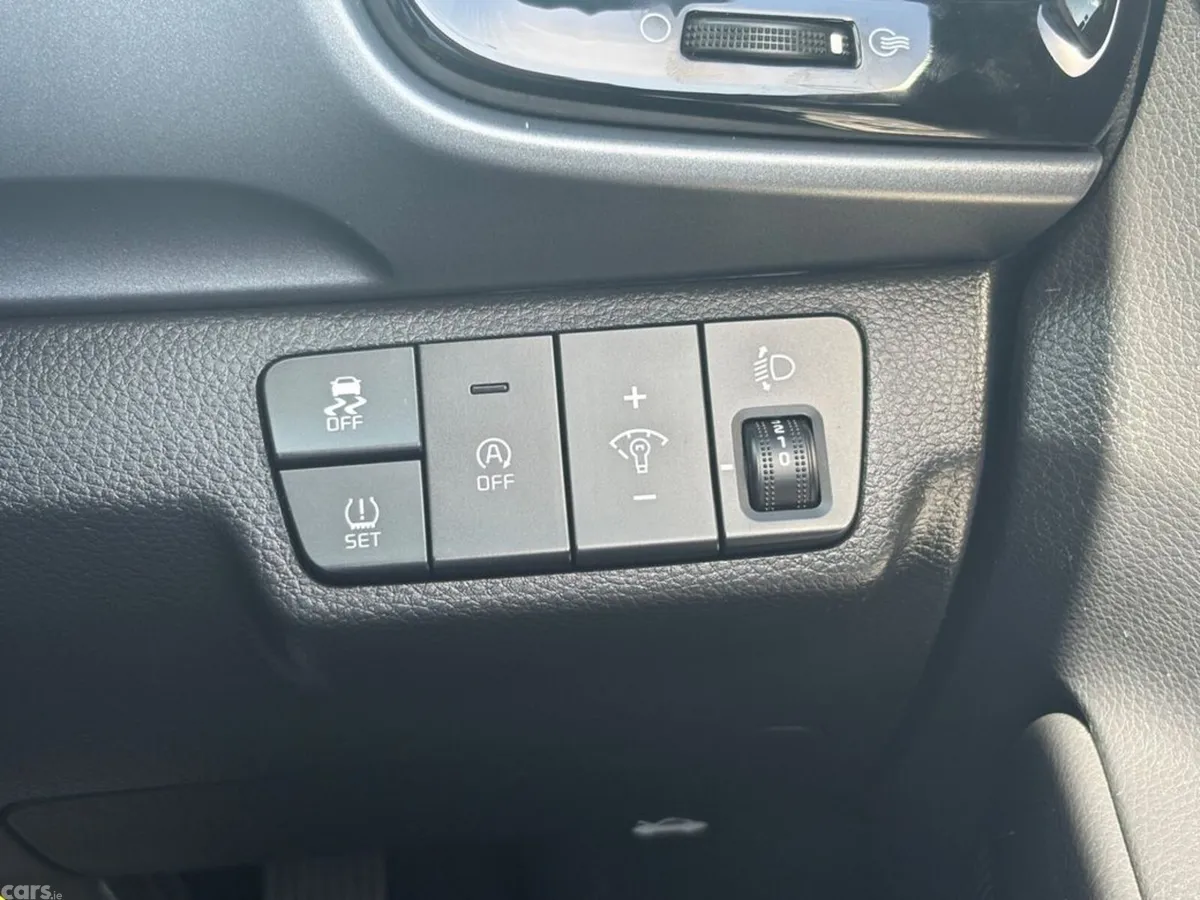 Kia Stonic Hatchback, Petrol, 2023, Blue