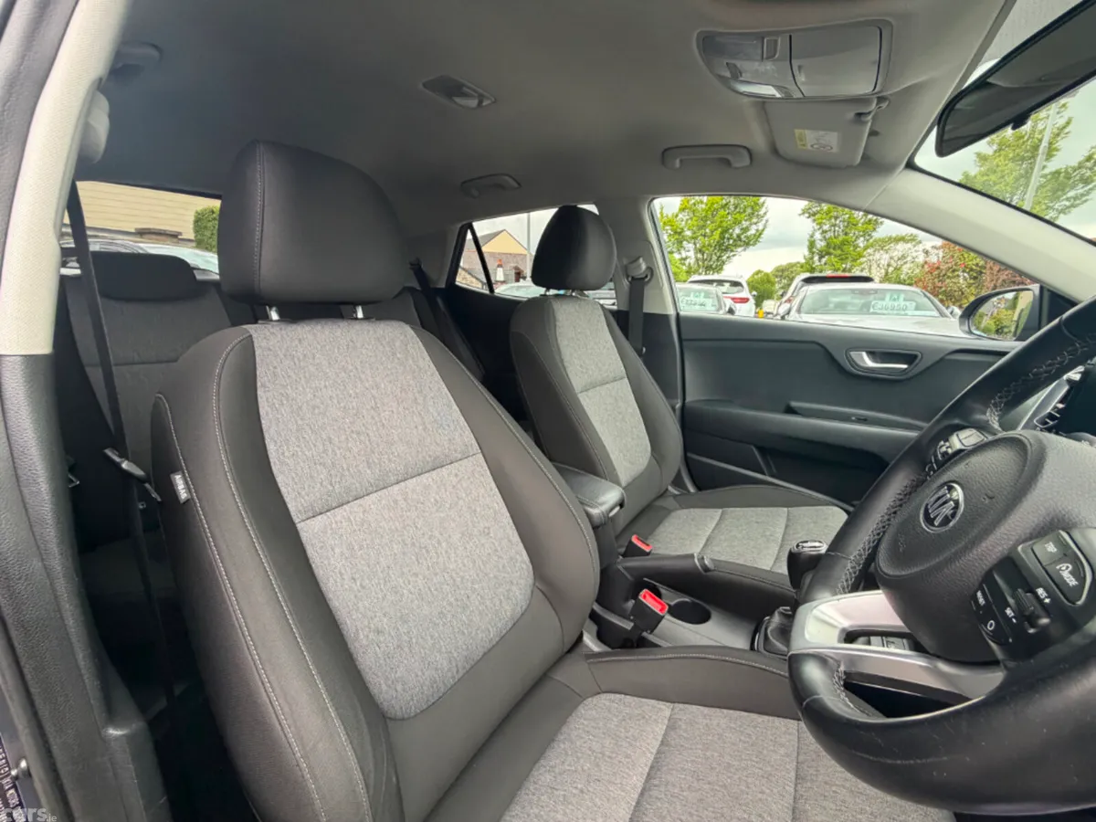 Kia Stonic Hatchback, Petrol, 2021, Grey