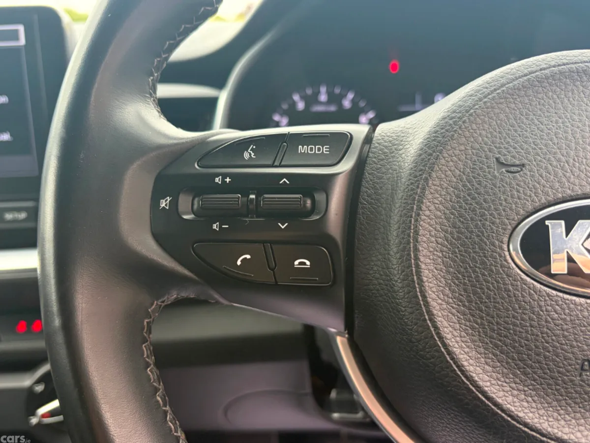 Kia Stonic Hatchback, Petrol, 2021, Grey